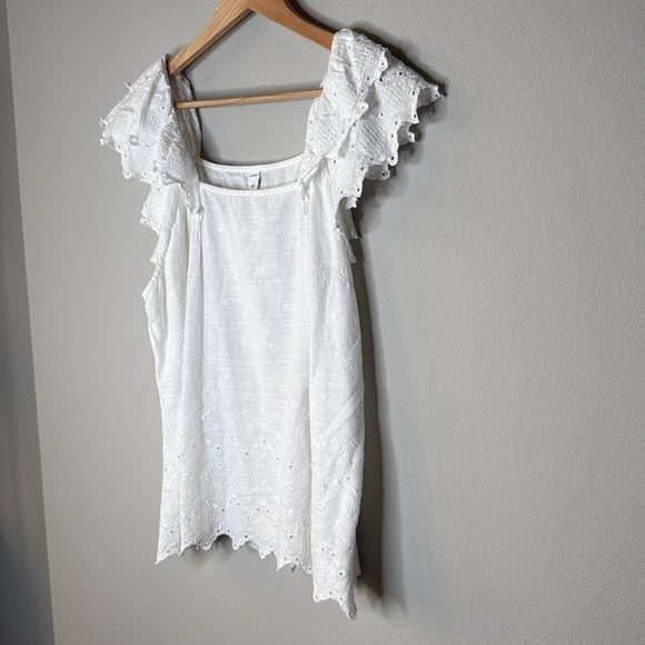 Old Navy Eyelet Ruffle Sleeve Tank Top in White Size Large - Picture 4 of 9